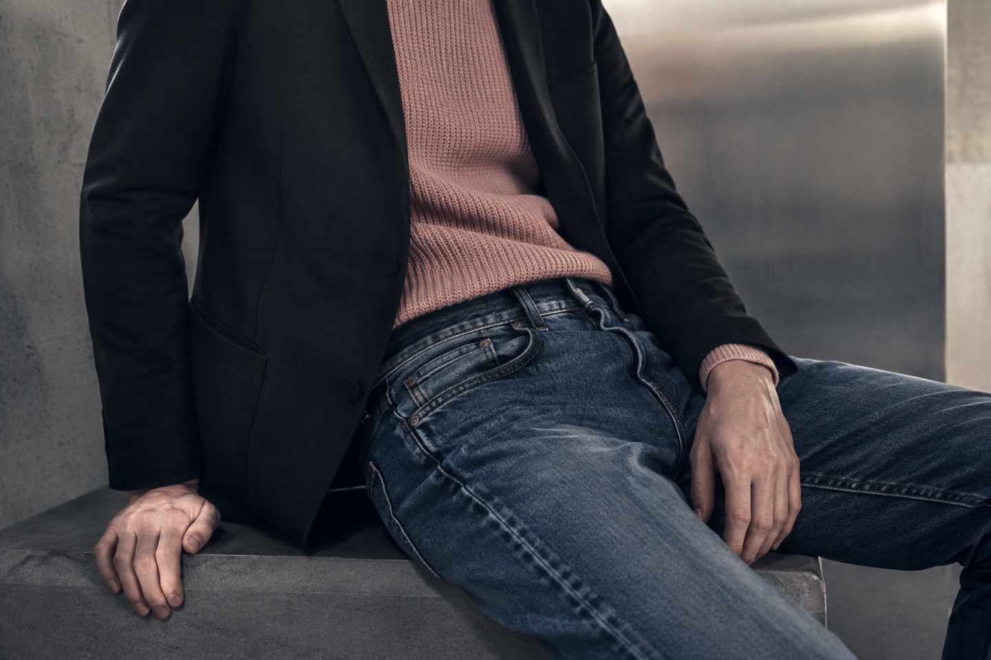 Detalje af materialer og håndværk inspireret af Acne Studios