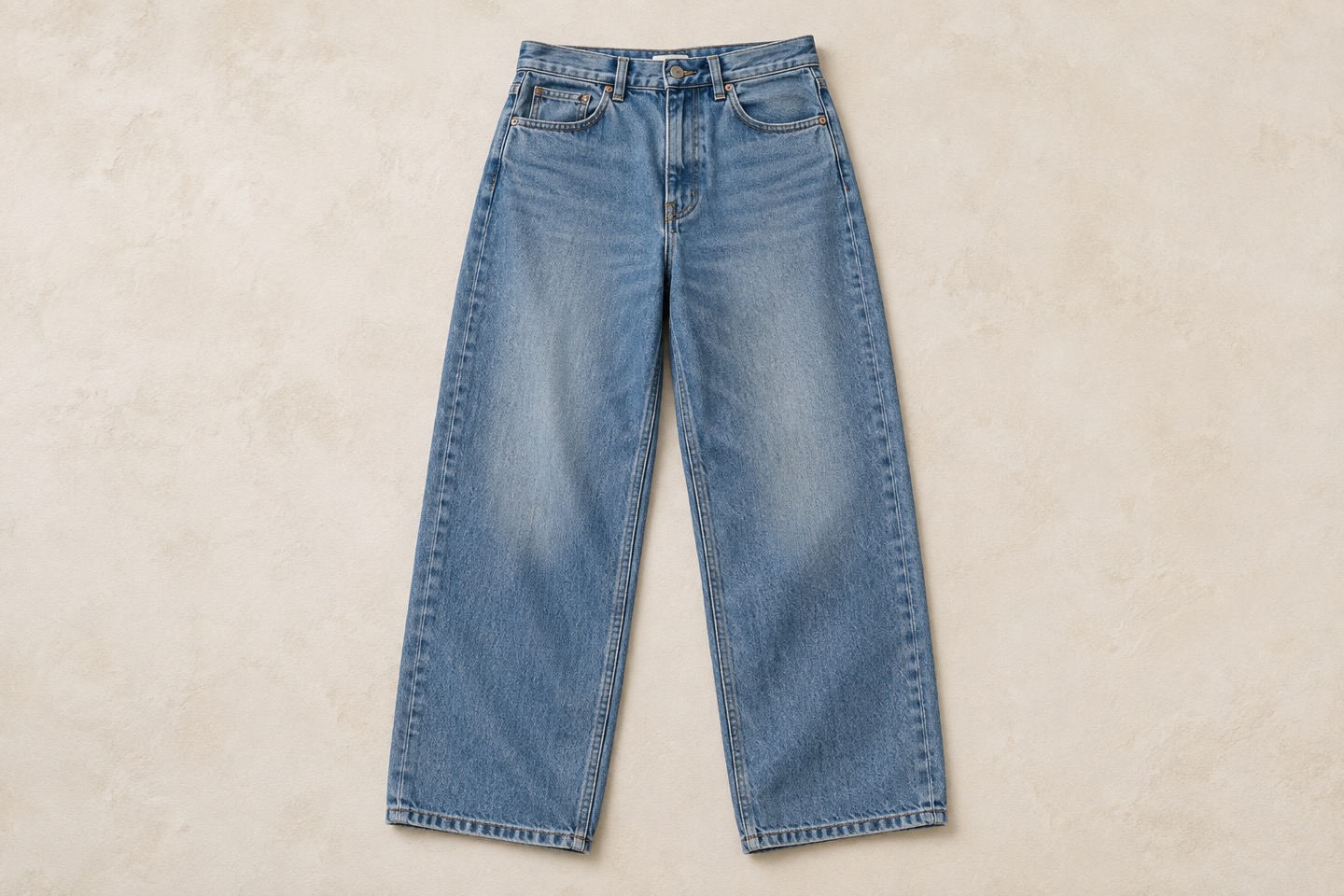 Stilillustration af loose-fit jeans