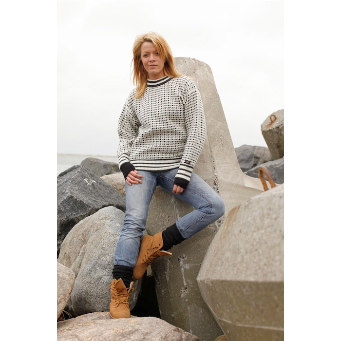 Færøsk Sweater Large fra Wool Of Scandinavia